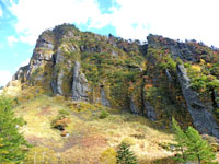 牙山の岩壁