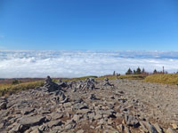 根子岳山頂より