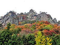 幕岩、急な密岩通り