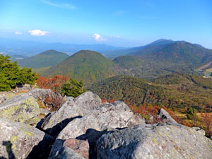 湯の丸山　地蔵峠 ～ 烏帽子岳 ～ 湯の丸山 ～ コンコン平 ～ 旧鹿沢温泉コース