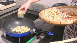 野生きのこを料理する